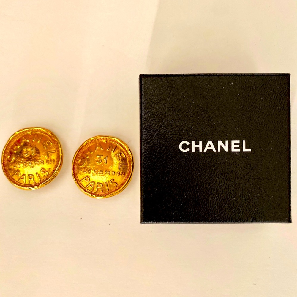 Vintage Chanel clip on earrings.